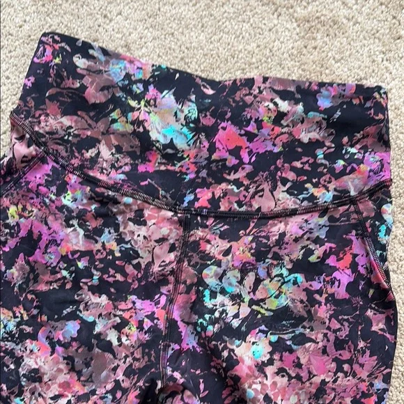 Lululemon Multicolor Floral Running Shorts 6 - Picture 7 of 8